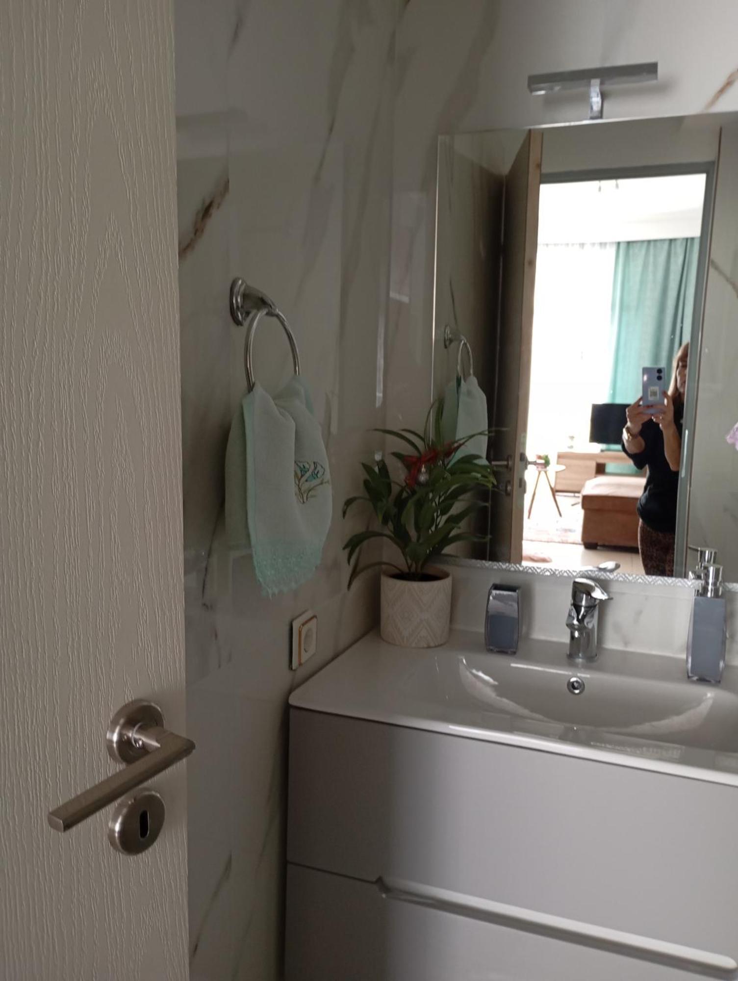 Hospitable Appartment In The Central Park, ซานธี ภายนอก รูปภาพ